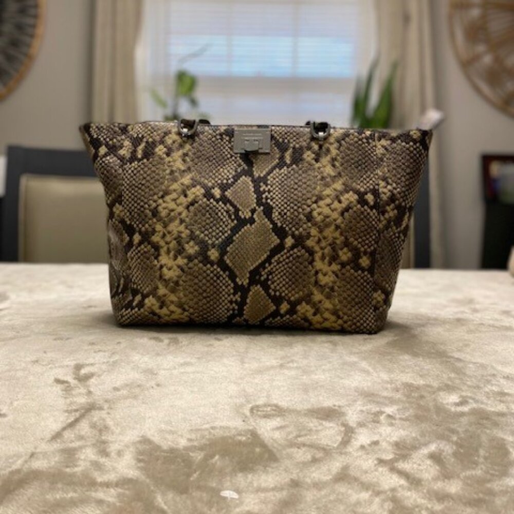 GUC MK Bedford Pocket Tote